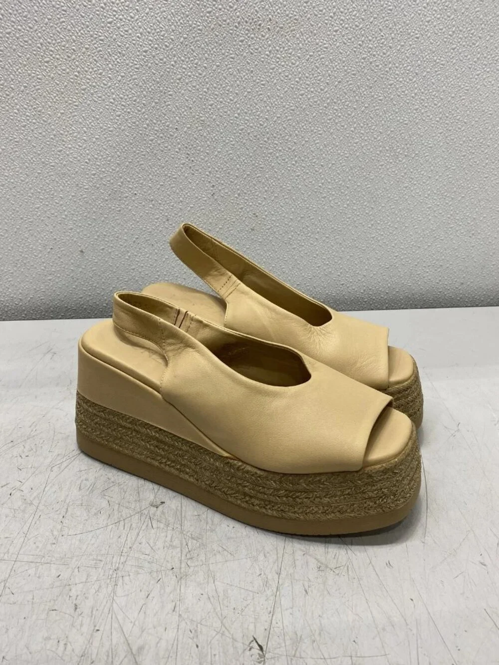 Lonza Agnesa Women's Size 8.5 Leather Heels Beige 9826-2-255